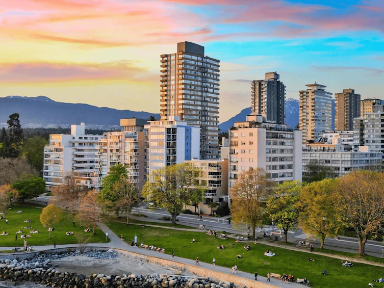 2501-2055 Pendrell Street, Vancouver, BC, V6G 1T9