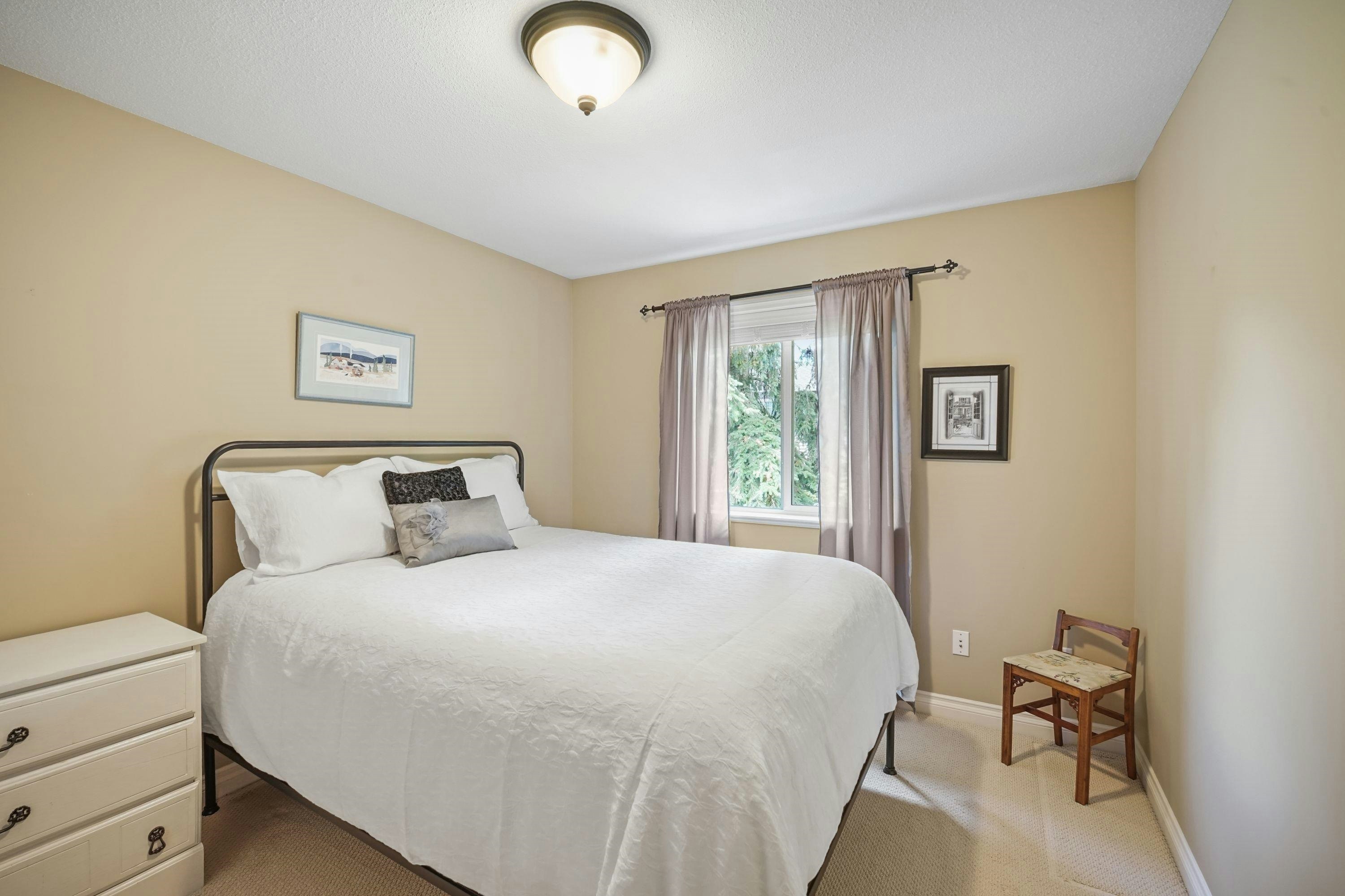 18045 70a Avenue, Surrey, BC, V3S 7C5 - 16