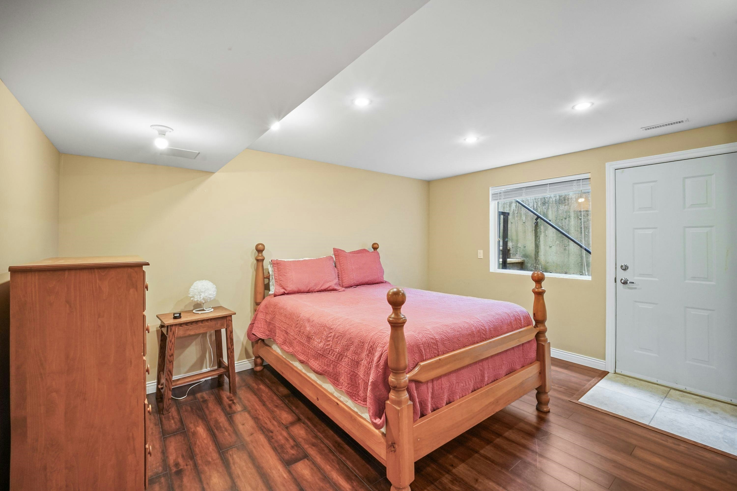 18045 70a Avenue, Surrey, BC, V3S 7C5 - 24