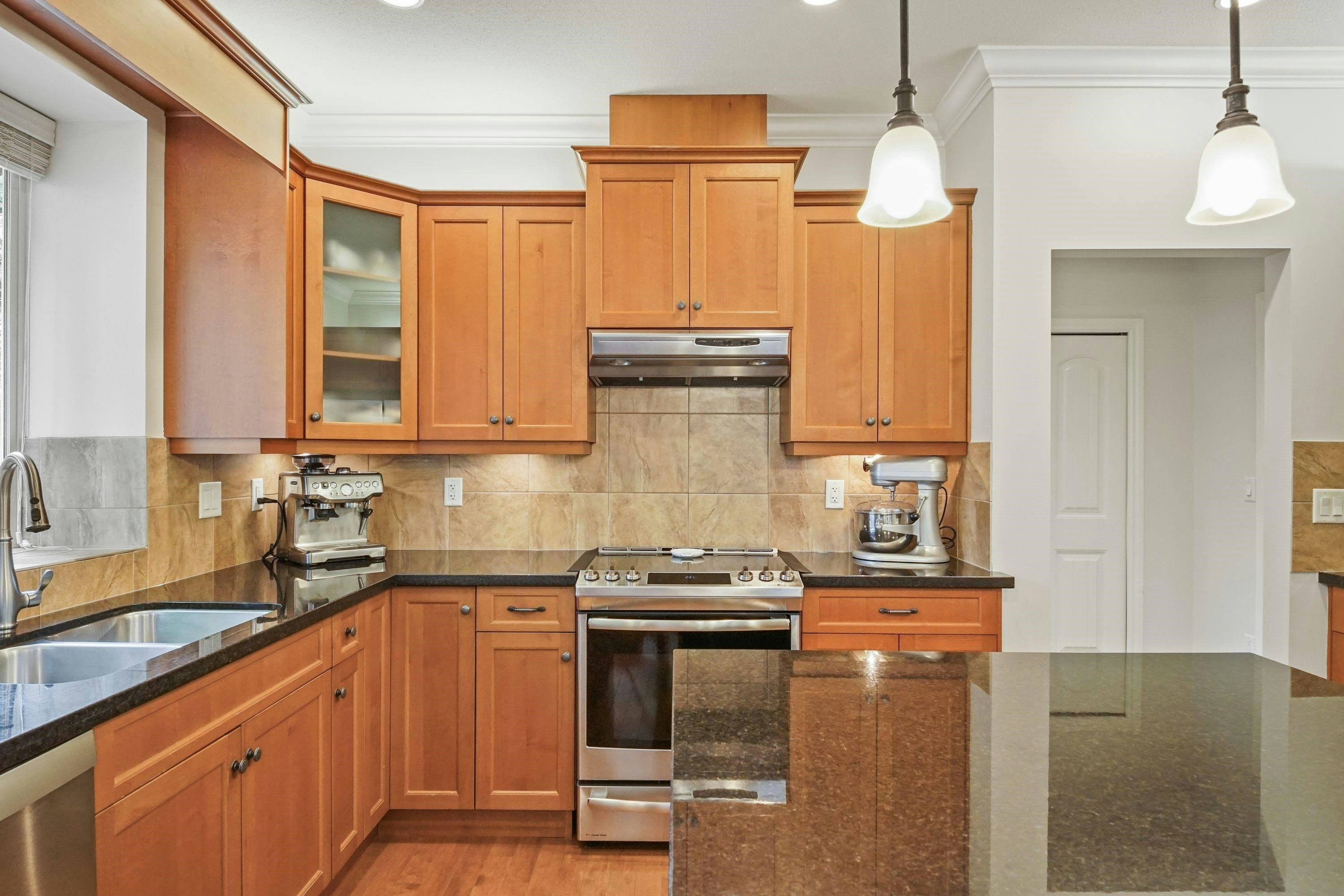 18045 70a Avenue, Surrey, BC, V3S 7C5 - 5