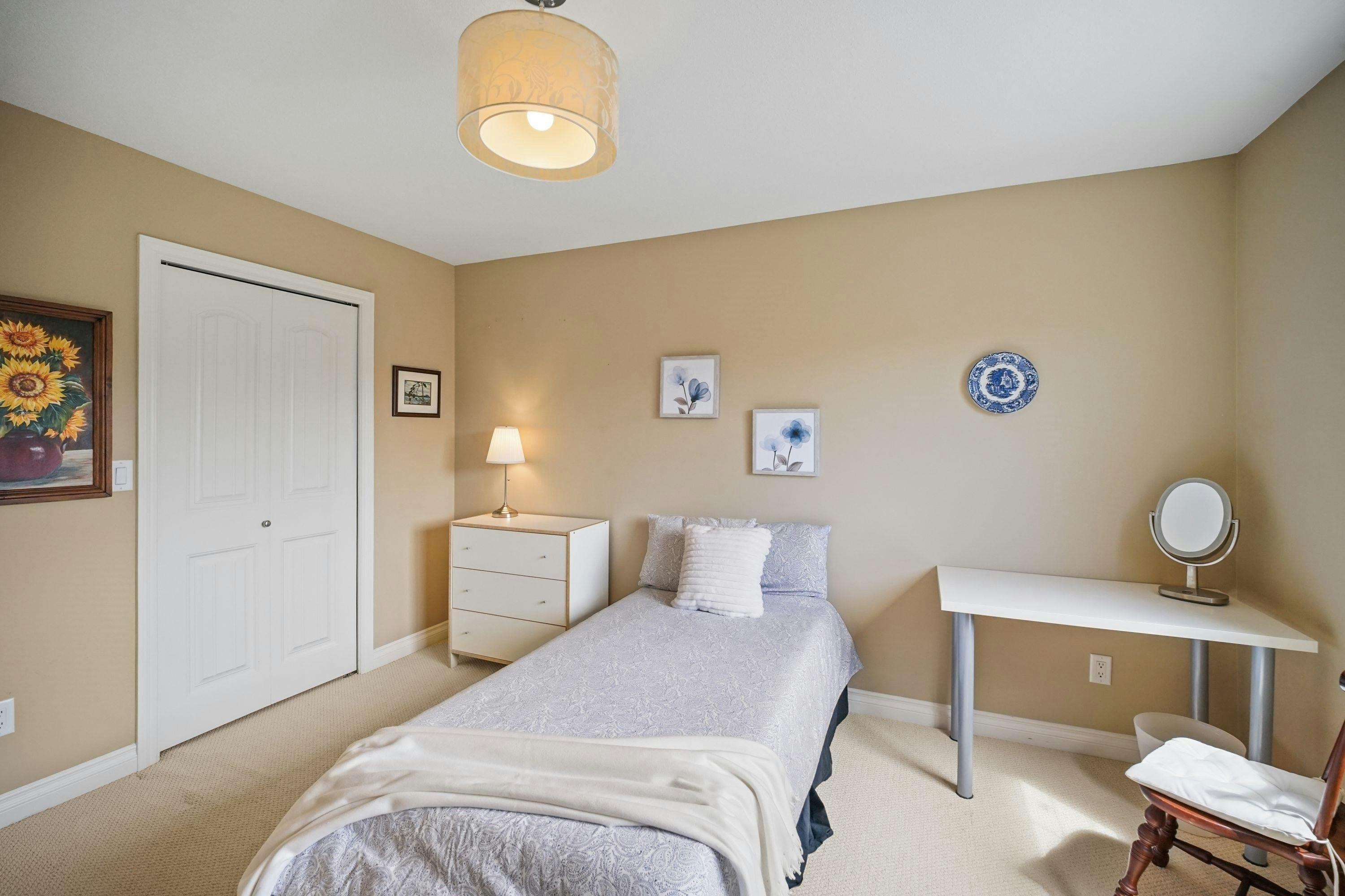 18045 70a Avenue, Surrey, BC, V3S 7C5 - 18