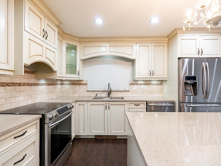13032 61 Avenue, Surrey, BC, V3X 2H5 - 13