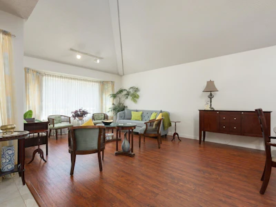 15753 98 Avenue - 4