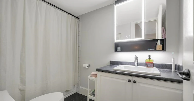Suite-518 E 16th Street, North Vancouver, BC, V7L 2T6 - 8