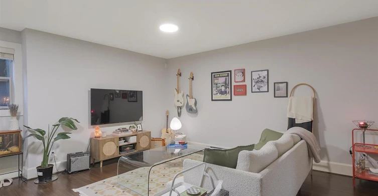 Suite-518 E 16th Street, North Vancouver, BC, V7L 2T6 - 3
