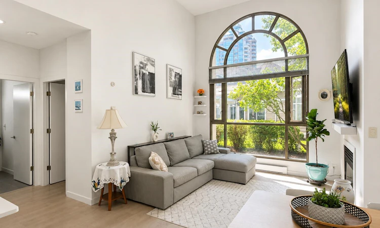 101-3070 Guildford Way