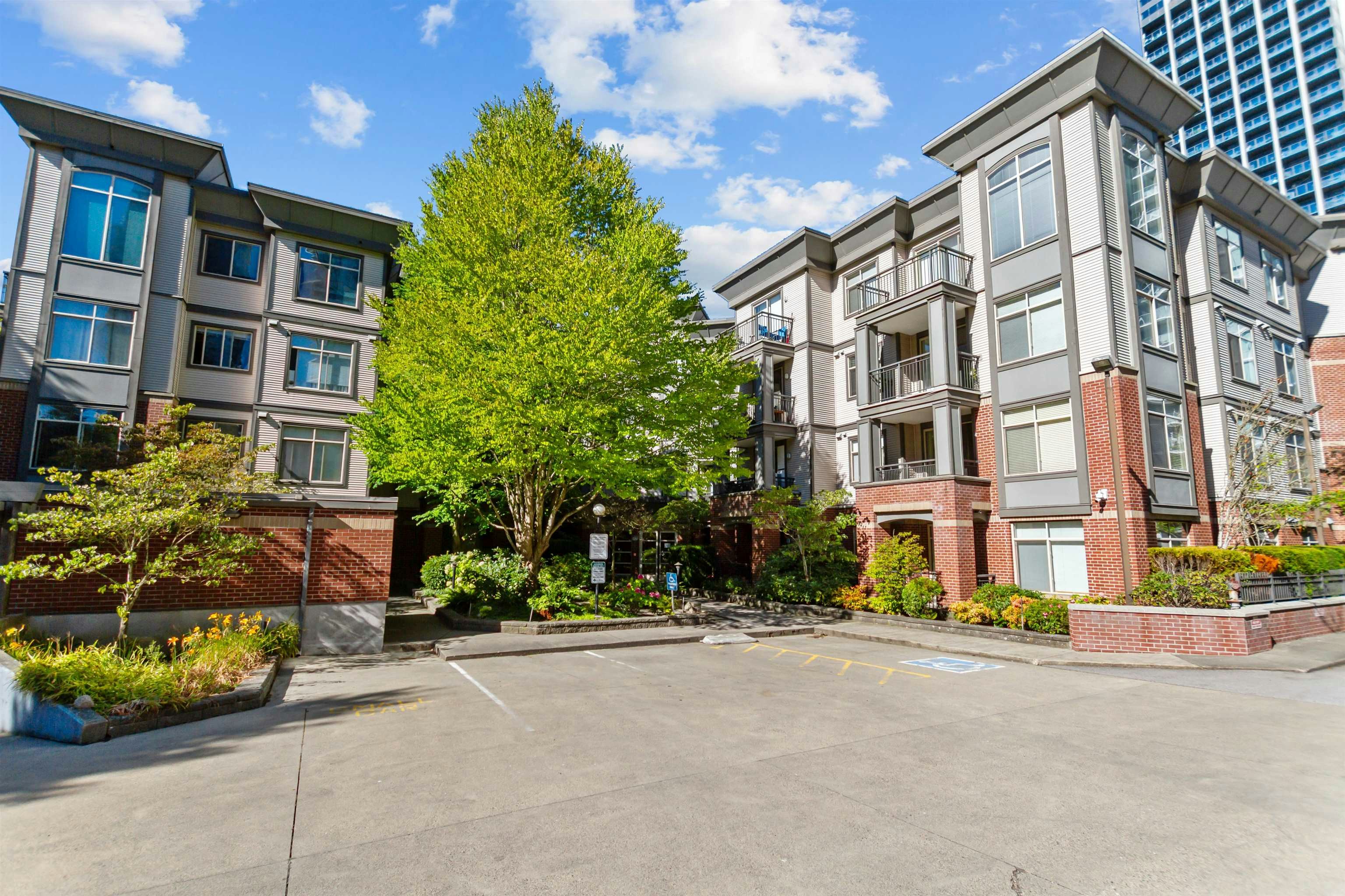 301-10499 University Drive, Surrey, BC, V3T 0A4