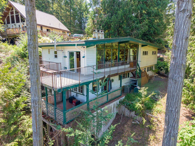 2610 Gunwhale Road, Pender Island, BC, V0N 2M2