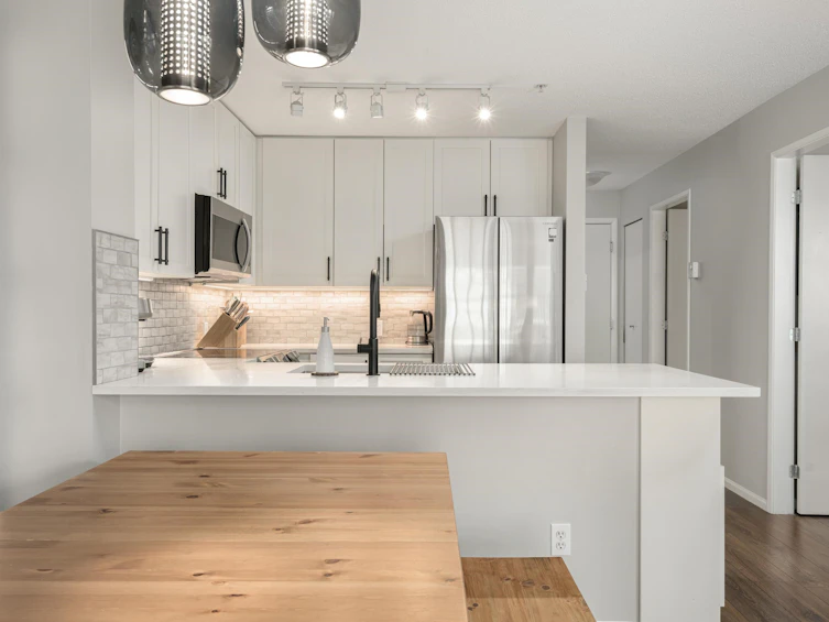 305-124 W 3rd Street, North Vancouver, BC, V7M 1E8 - 12