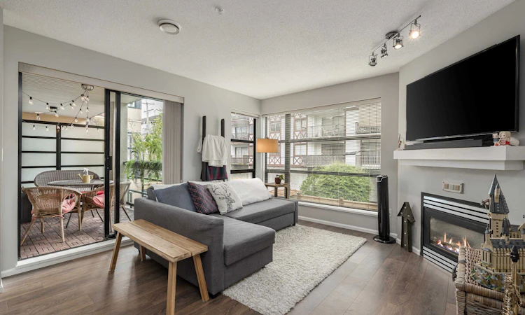 305-124 W 3rd Street