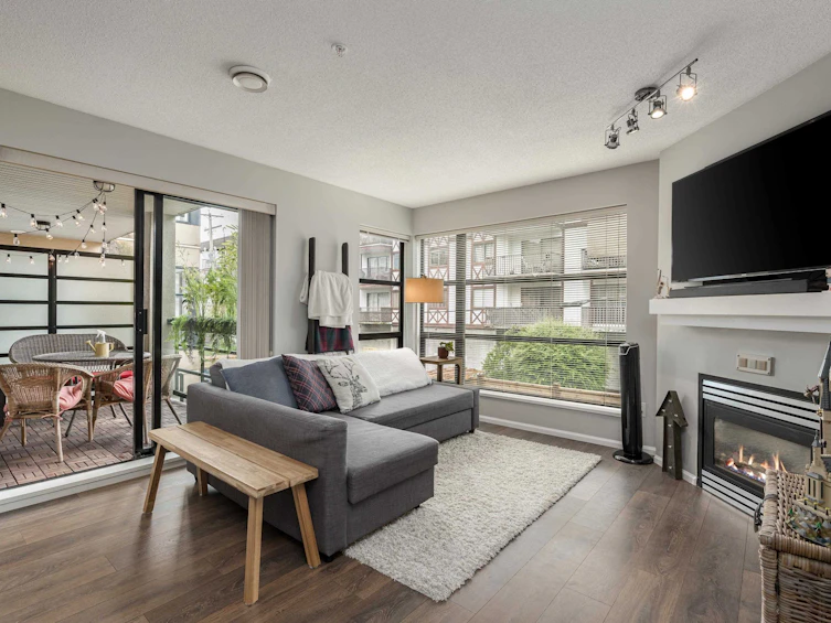 305-124 W 3rd Street, North Vancouver, BC, V7M 1E8 - 3