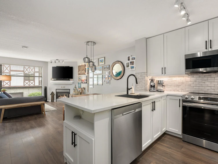 305-124 W 3rd Street, North Vancouver, BC, V7M 1E8 - 16