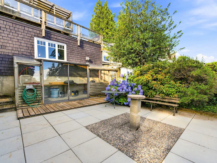 3396 Marine Drive, West Vancouver, BC, V7V 1M9 - 3