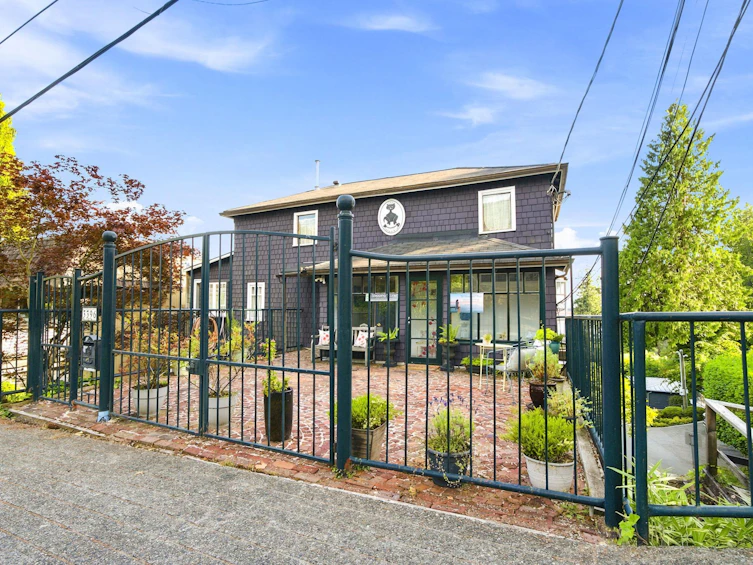 3396 Marine Drive, West Vancouver, BC, V7V 1M9 - 2