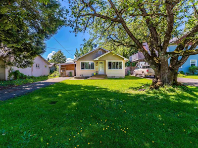9475 Stanley Street - 3