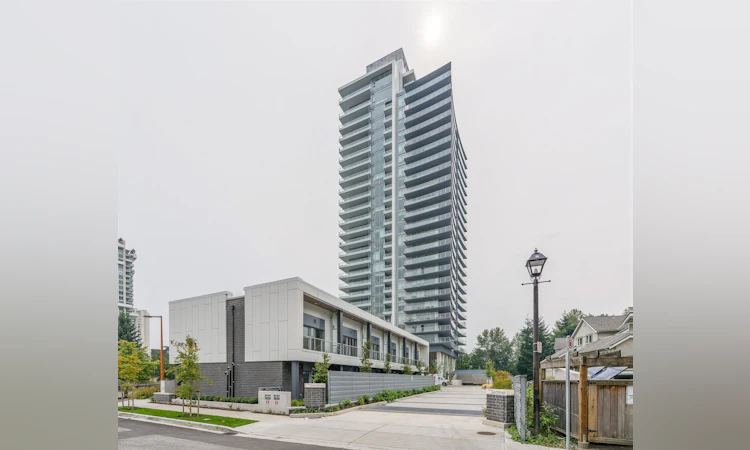 2203-200 Klahanie Court