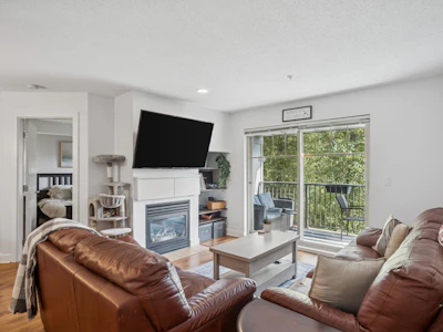 305-12020 207a Street - 5