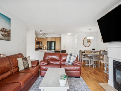 305-12020 207a Street - 2