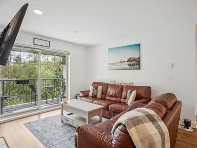 305-12020 207a Street - 3