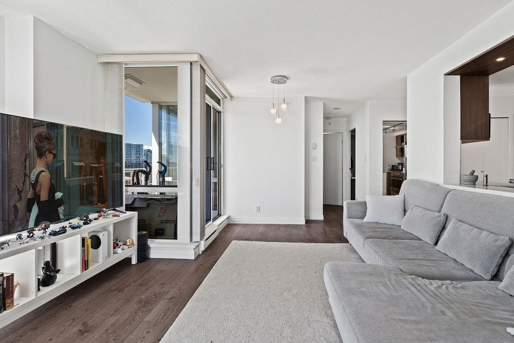 3302-193 Aquarius Mews, Vancouver, BC, V6Z 2Z2 - 8