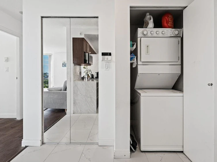 3302-193 Aquarius Mews, Vancouver, BC, V6Z 2Z2 - 23