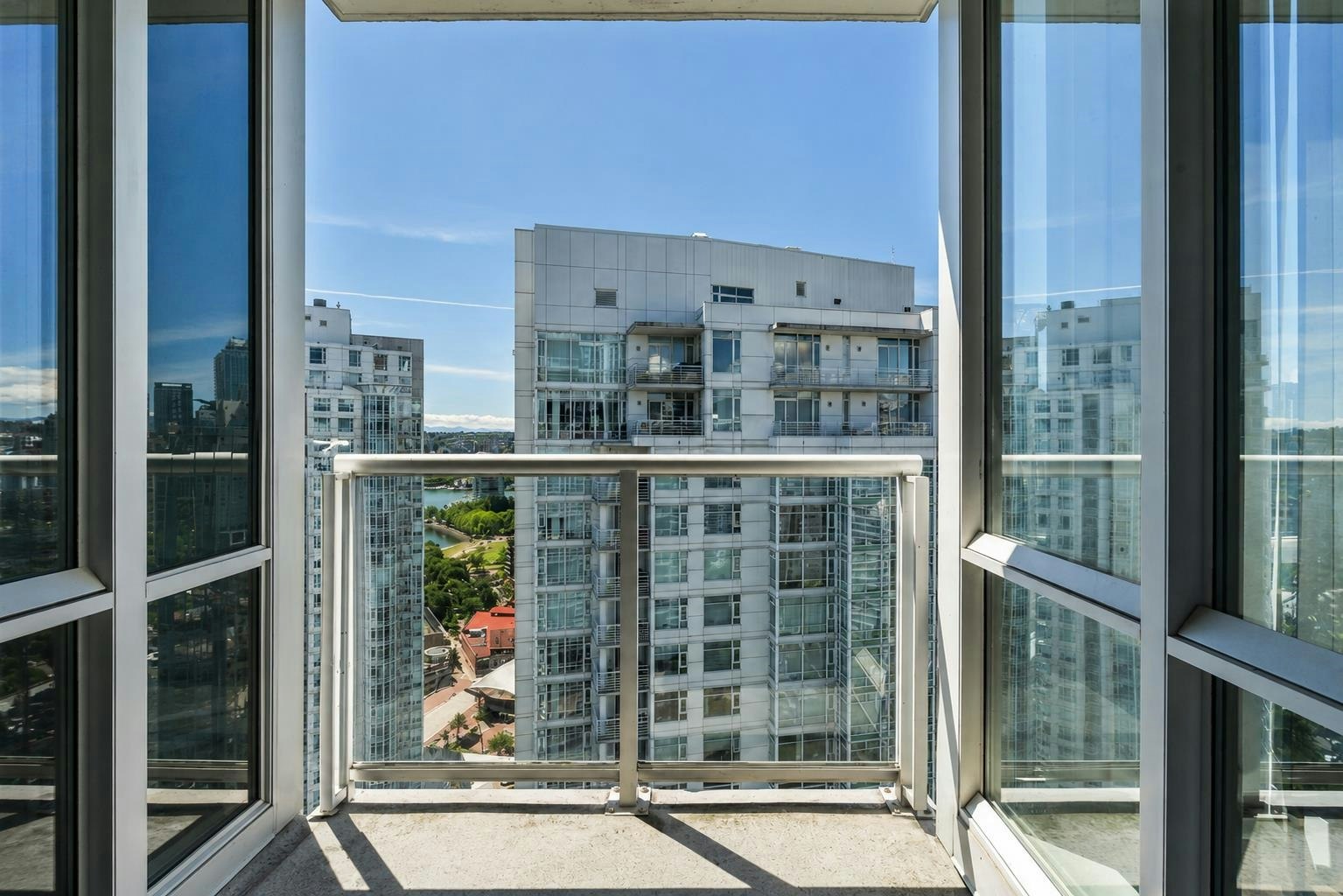 3302-193 Aquarius Mews, Vancouver, BC, V6Z 2Z2 - 14