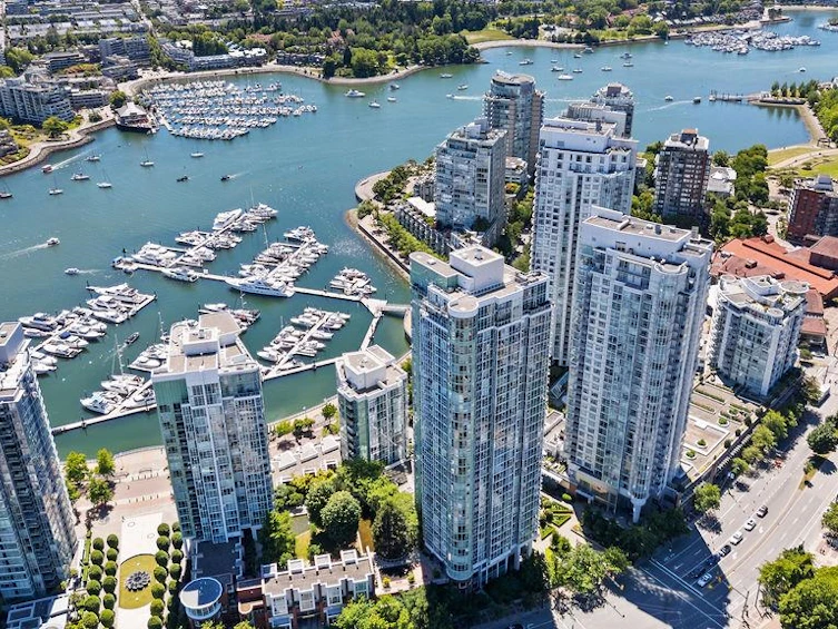 3302-193 Aquarius Mews, Vancouver, BC, V6Z 2Z2