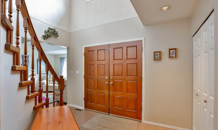 16327 Northglen Close