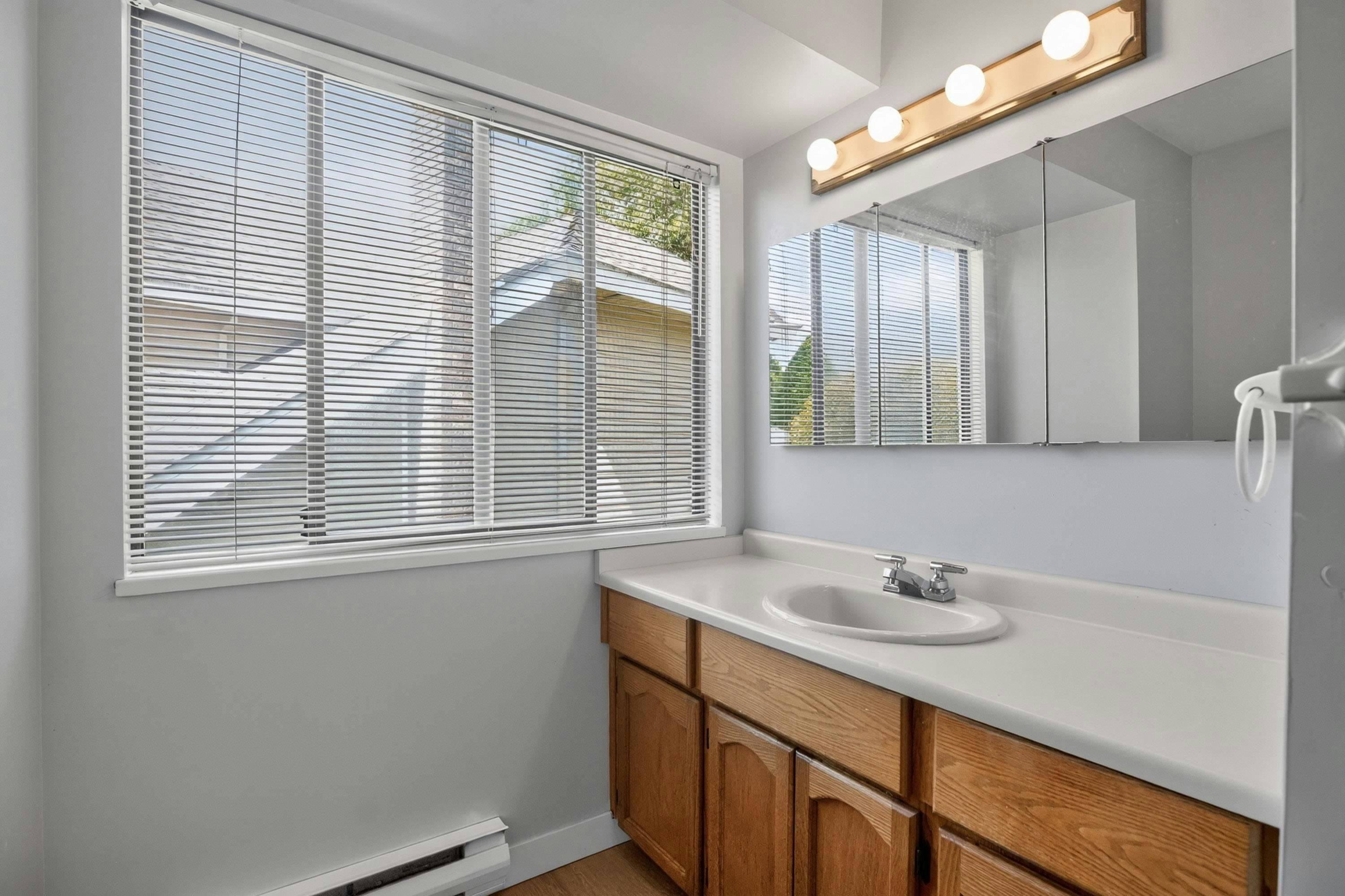 16327 Northglen Close, Surrey, BC, V4N 1X8 - 40
