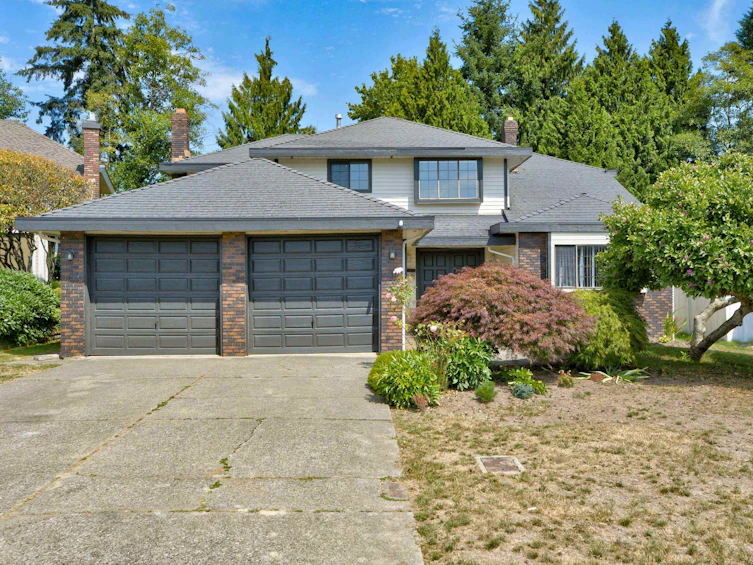 16327 Northglen Close, Surrey, BC, V4N 1X8