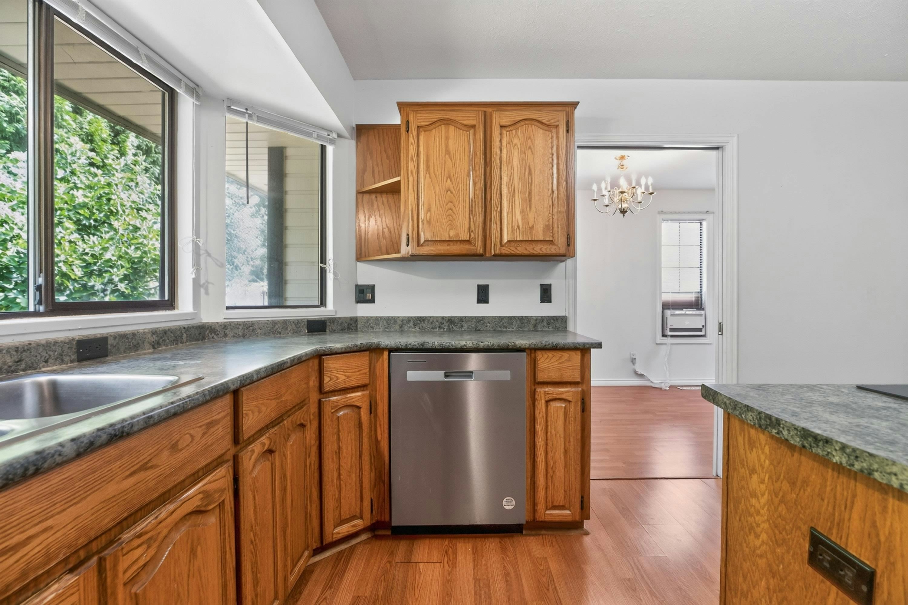 16327 Northglen Close, Surrey, BC, V4N 1X8 - 12
