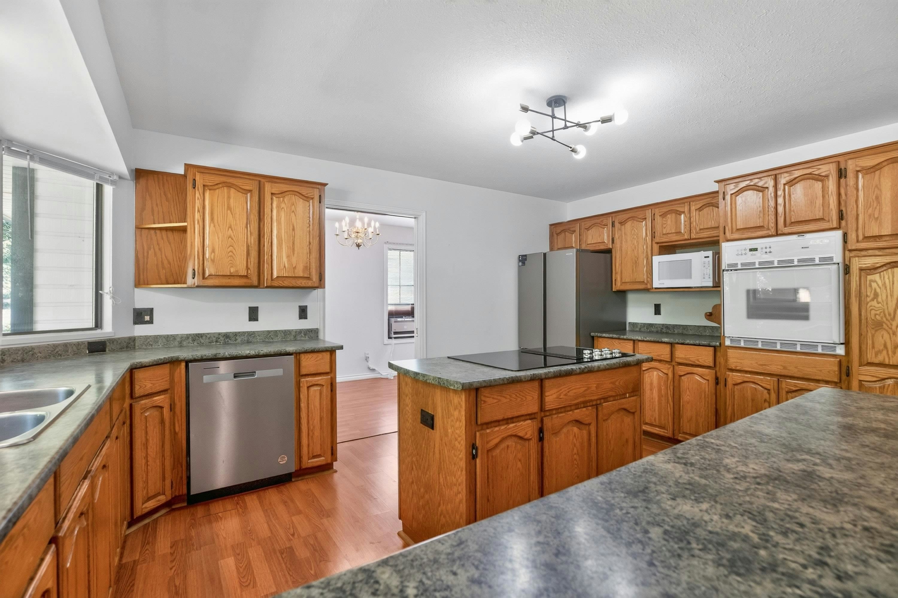 16327 Northglen Close, Surrey, BC, V4N 1X8 - 14