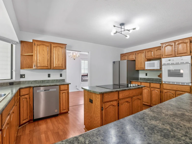 16327 Northglen Close, Surrey, BC, V4N 1X8 - 14