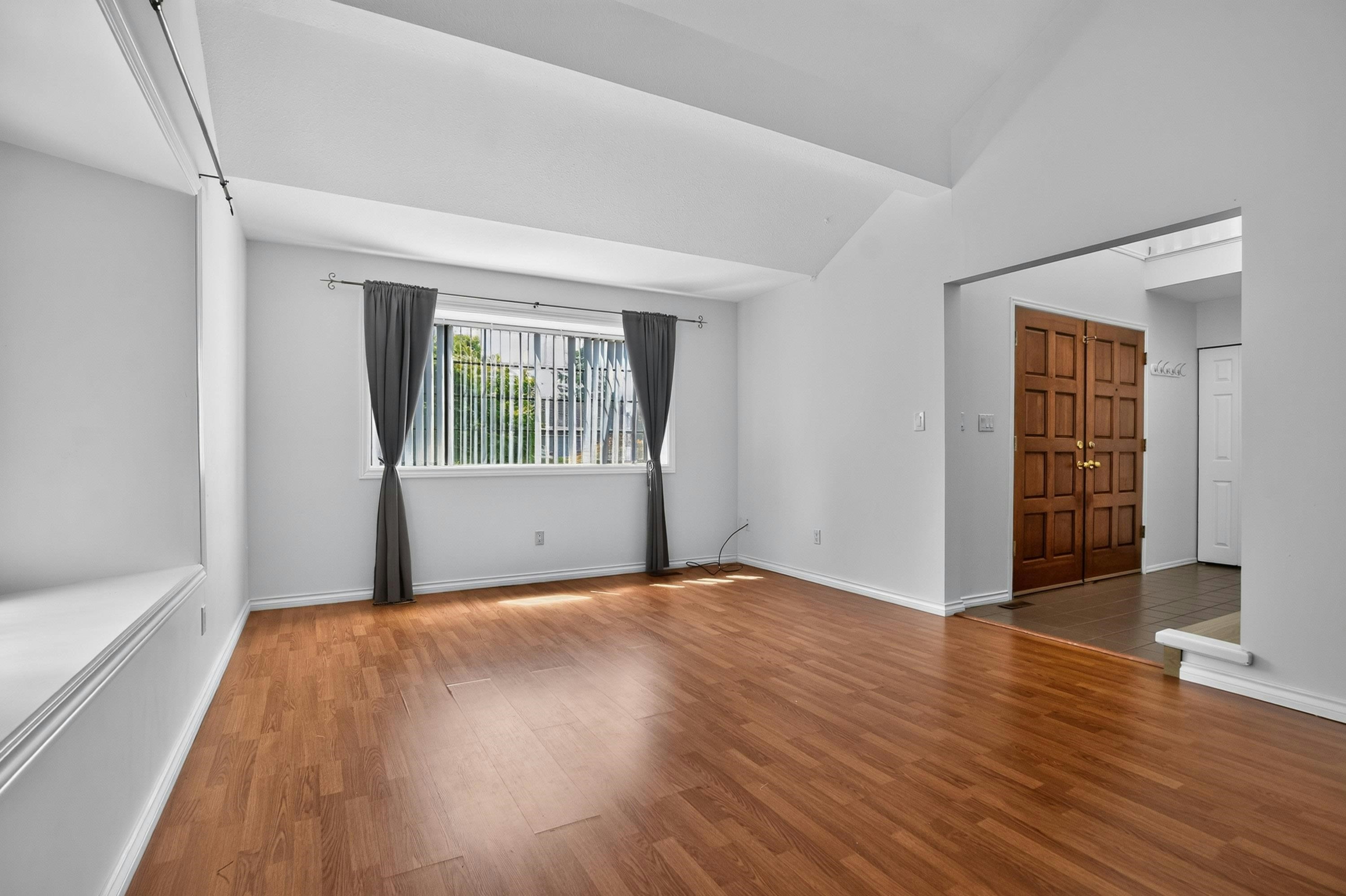 16327 Northglen Close, Surrey, BC, V4N 1X8 - 8
