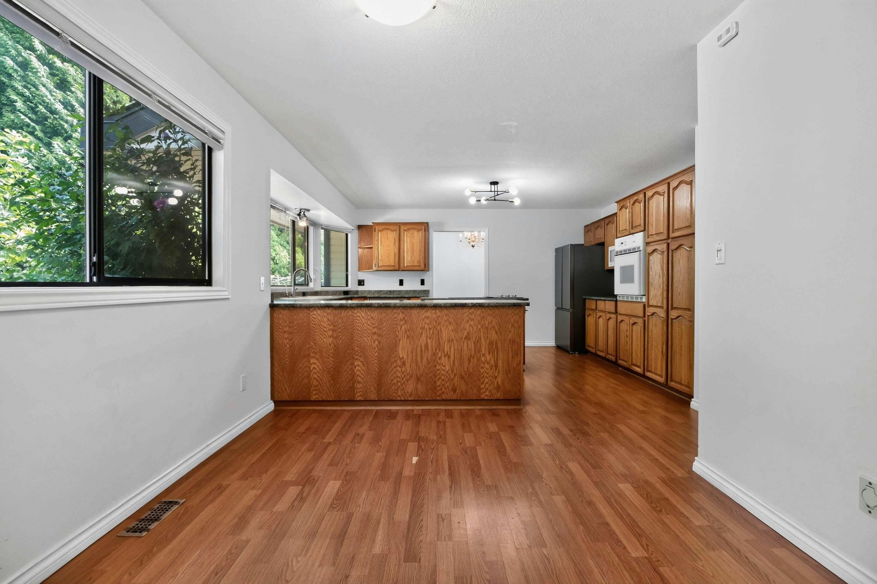 16327 Northglen Close, Surrey, BC, V4N 1X8 - 16