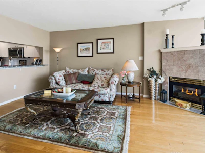 1105-1088 Quebec Street - 3