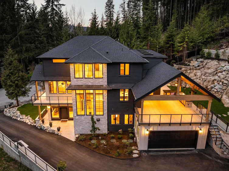135 Oak Court, Port Moody, BC, V3H 4W9 - 2