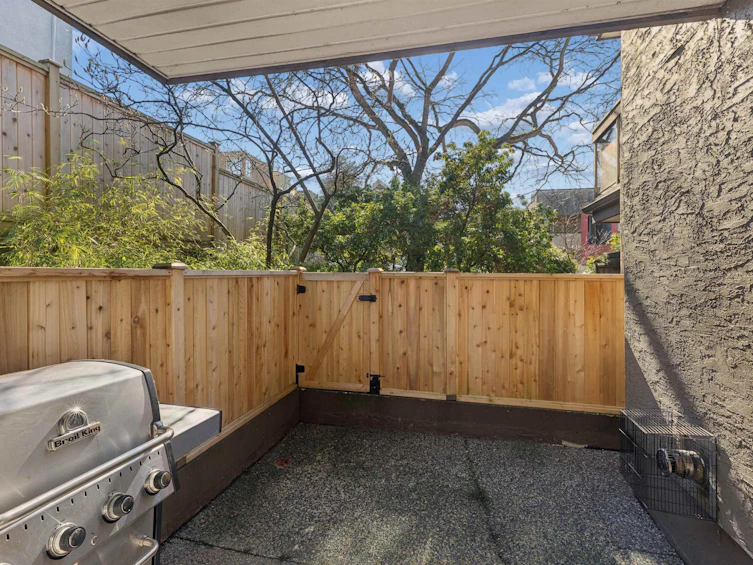 102-1689 E 4th Avenue, Vancouver, BC, V5N 1J7 - 2