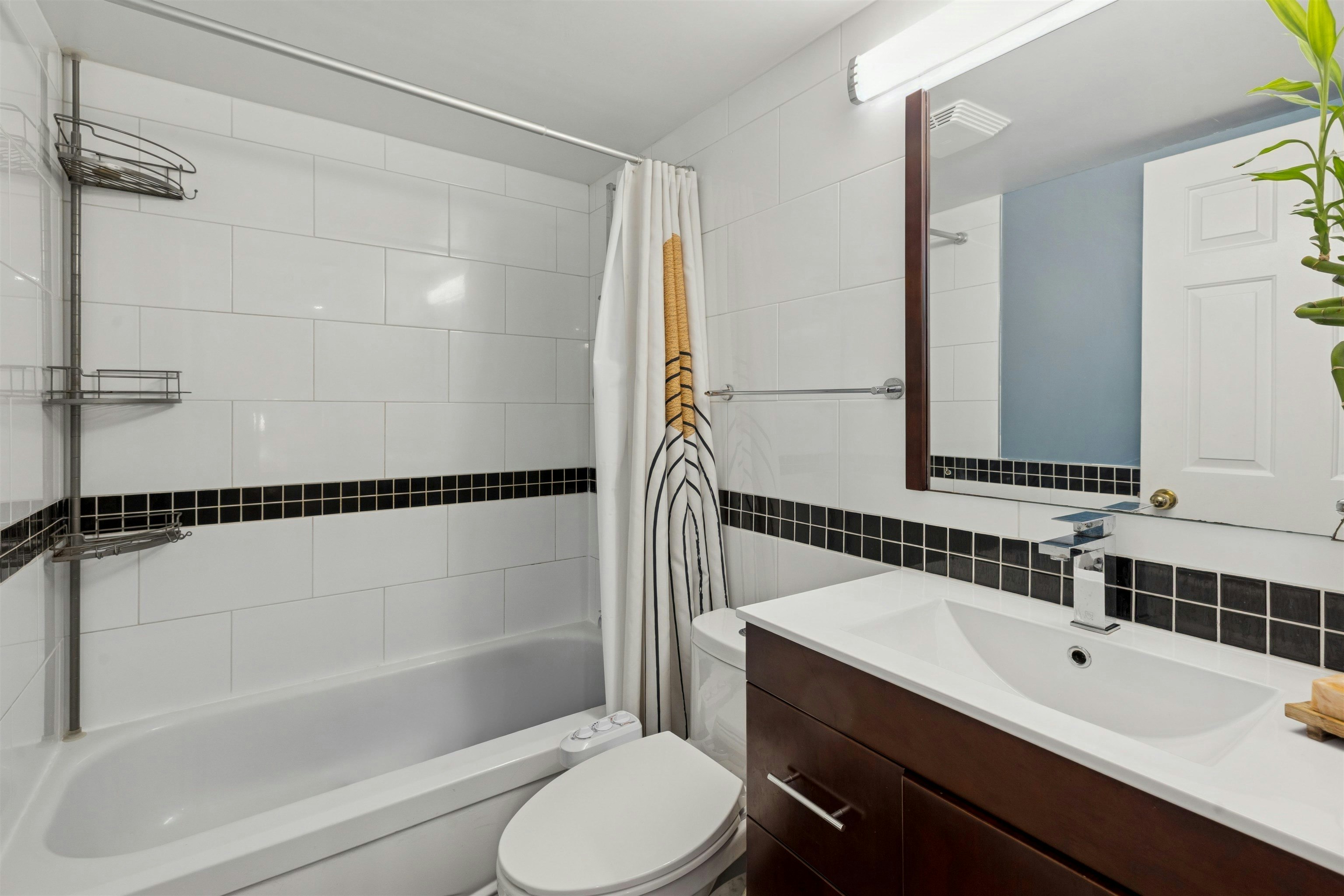 102-1689 E 4th Avenue, Vancouver, BC, V5N 1J7 - 22