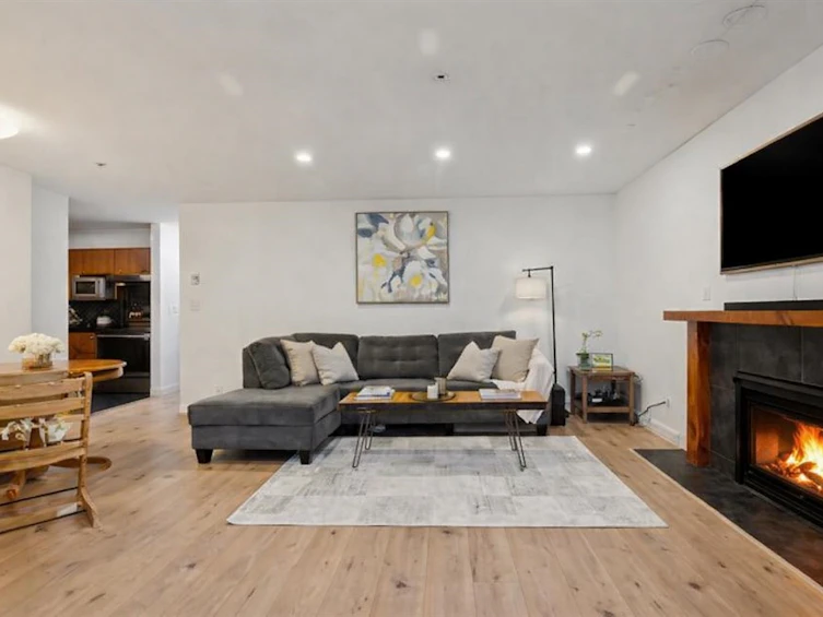 102-1689 E 4th Avenue, Vancouver, BC, V5N 1J7 - 3