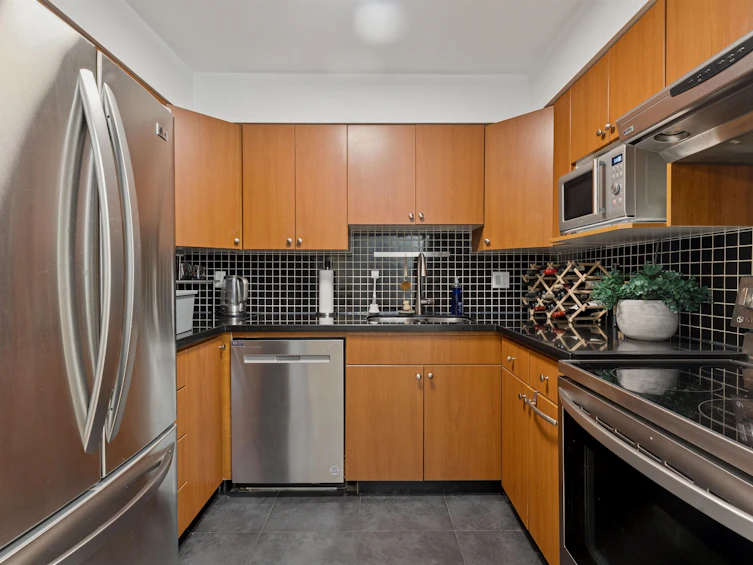 102-1689 E 4th Avenue, Vancouver, BC, V5N 1J7 - 12