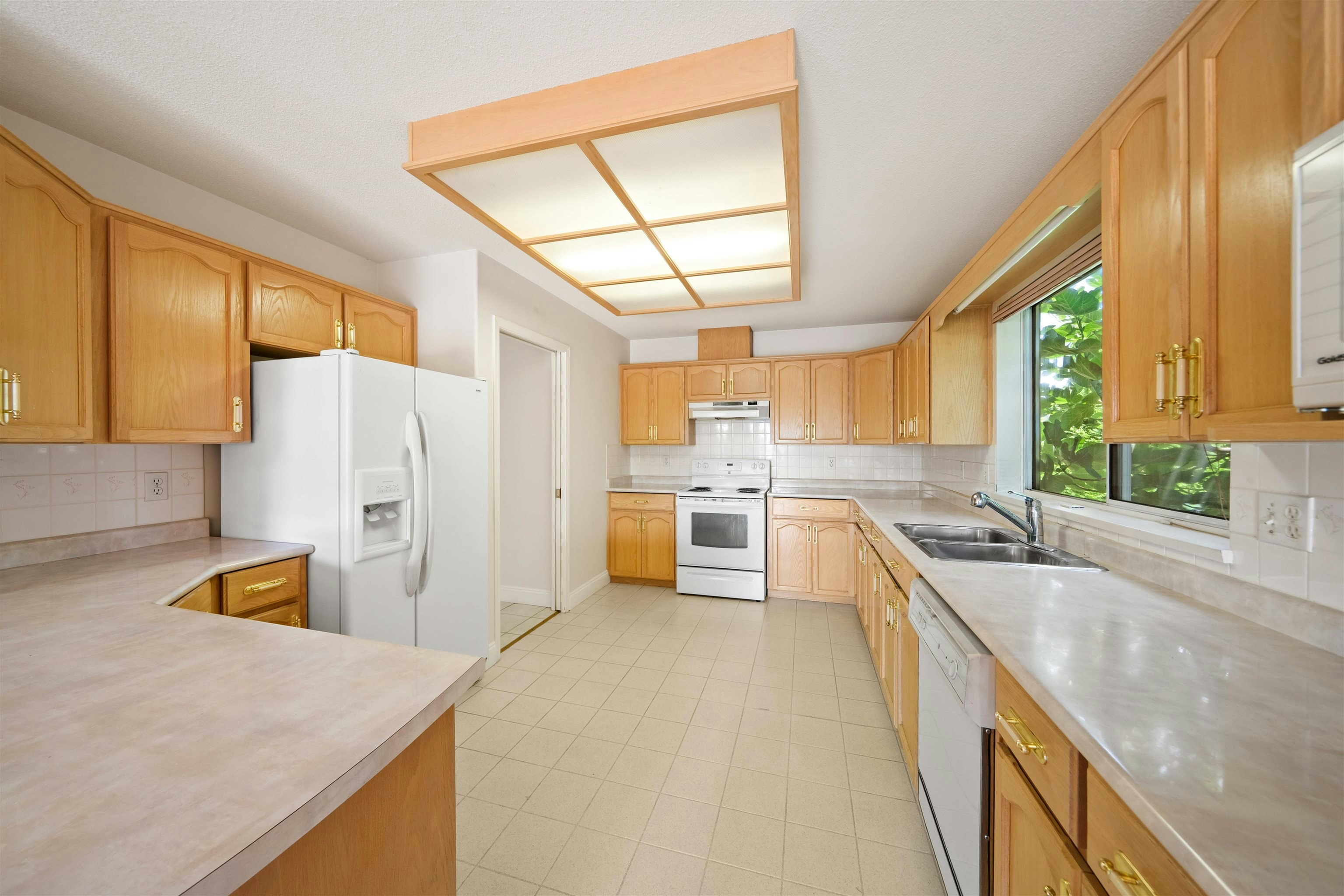 2677 Fortress Drive, Port Coquitlam, BC, V3C 6E3 - 12