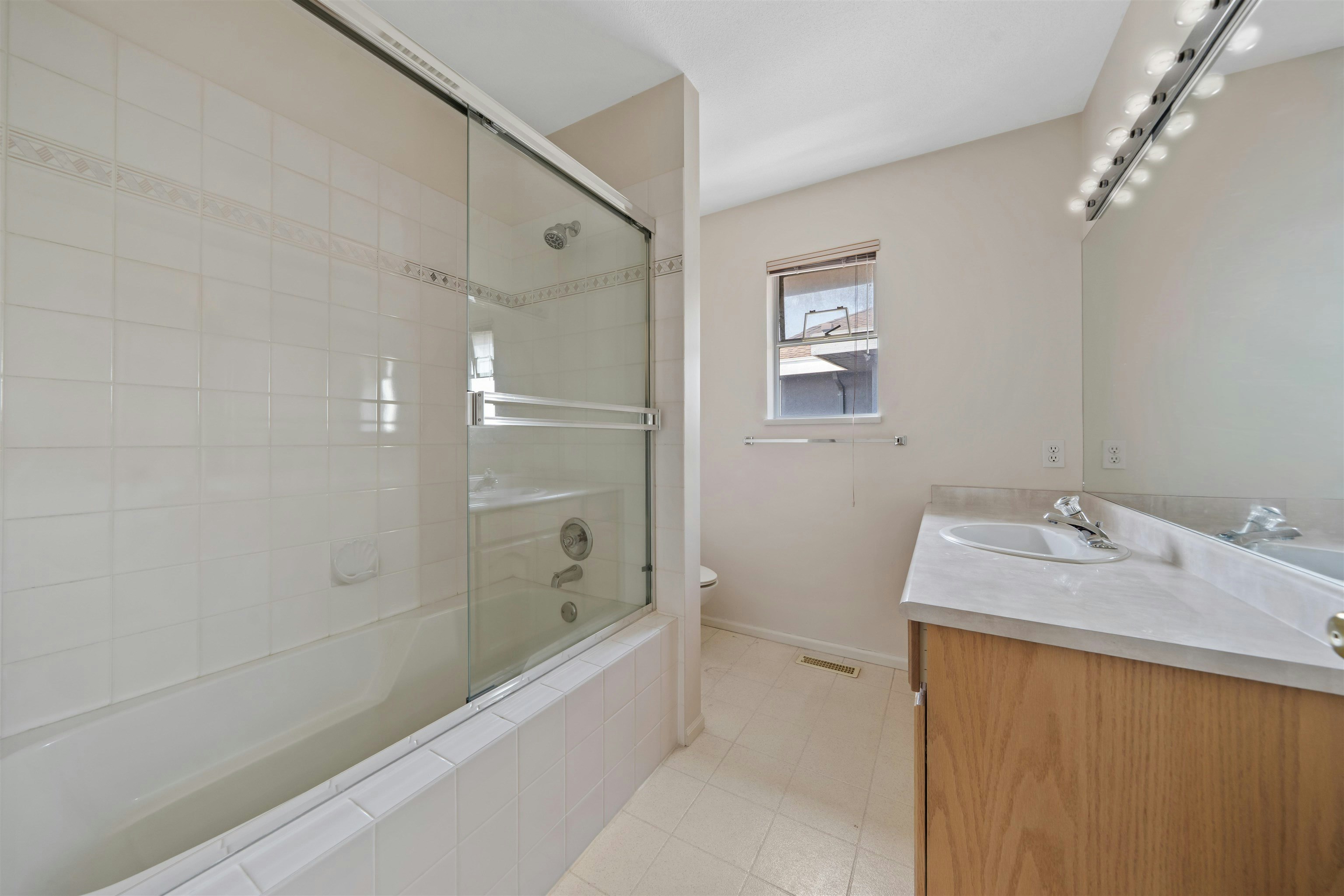 2677 Fortress Drive, Port Coquitlam, BC, V3C 6E3 - 23