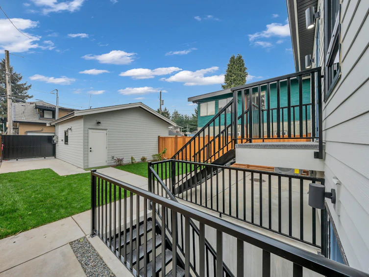 2713 Cheyenne Avenue, Vancouver, BC, V5R 4R5 - 27