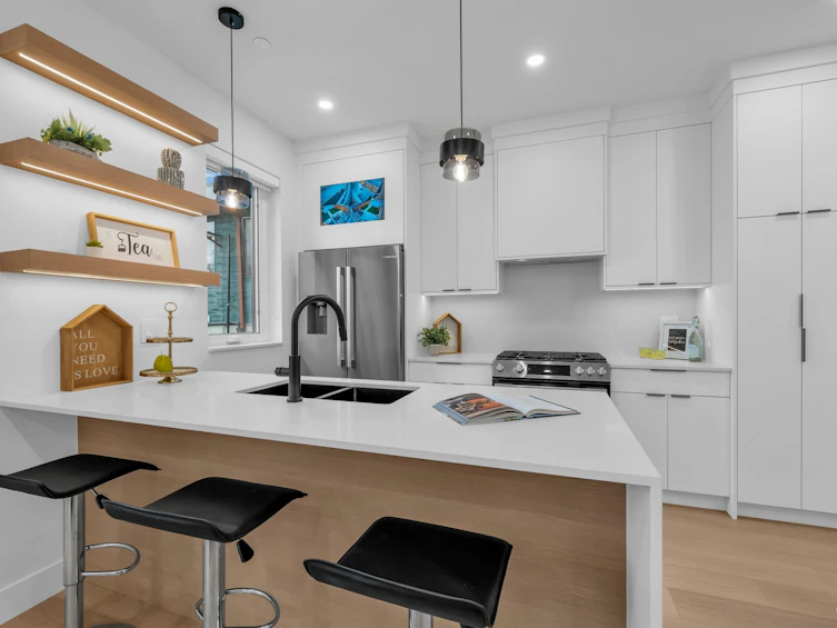 2713 Cheyenne Avenue, Vancouver, BC, V5R 4R5 - 10
