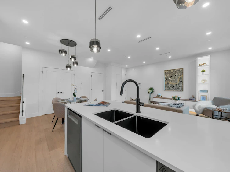 2713 Cheyenne Avenue, Vancouver, BC, V5R 4R5 - 8