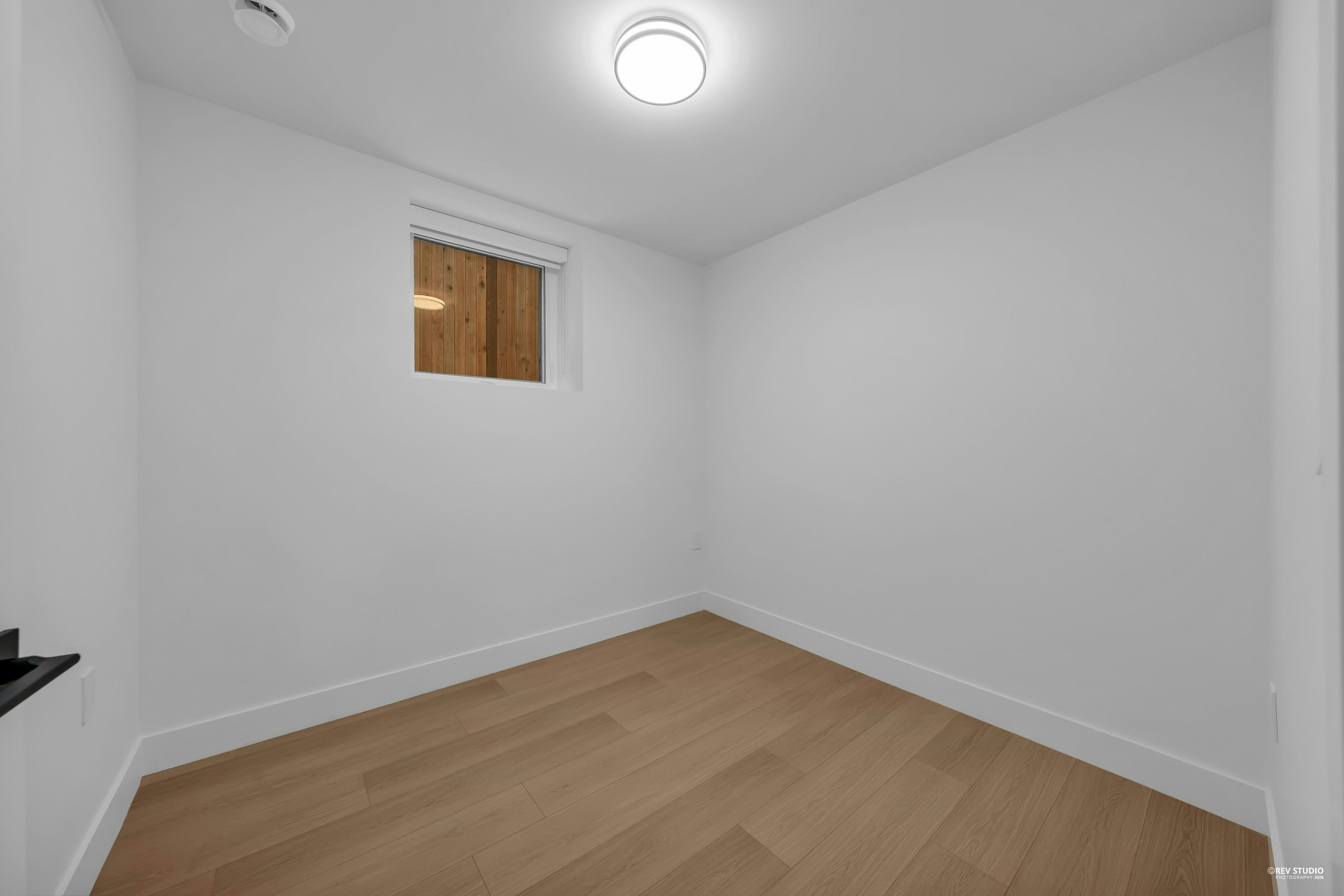 2713 Cheyenne Avenue, Vancouver, BC, V5R 4R5 - 21