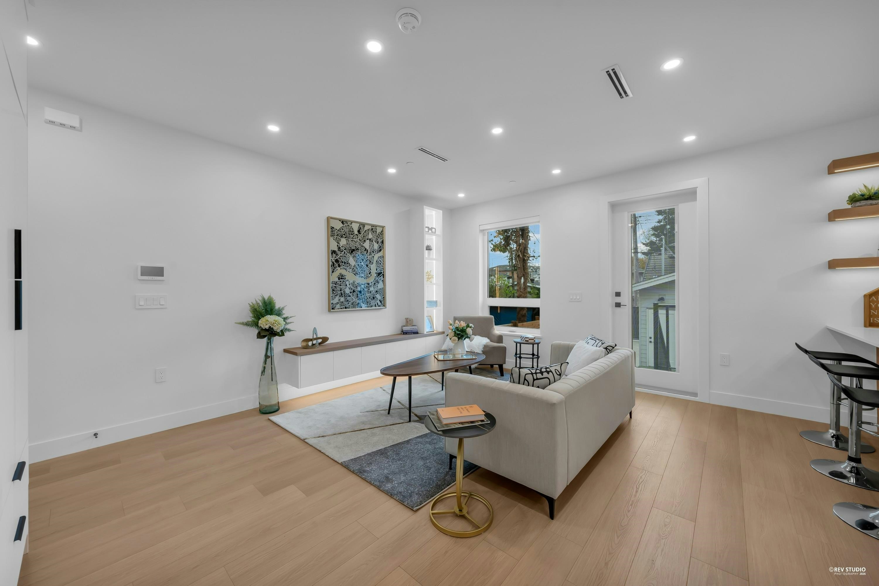 2713 Cheyenne Avenue, Vancouver, BC, V5R 4R5 - 4