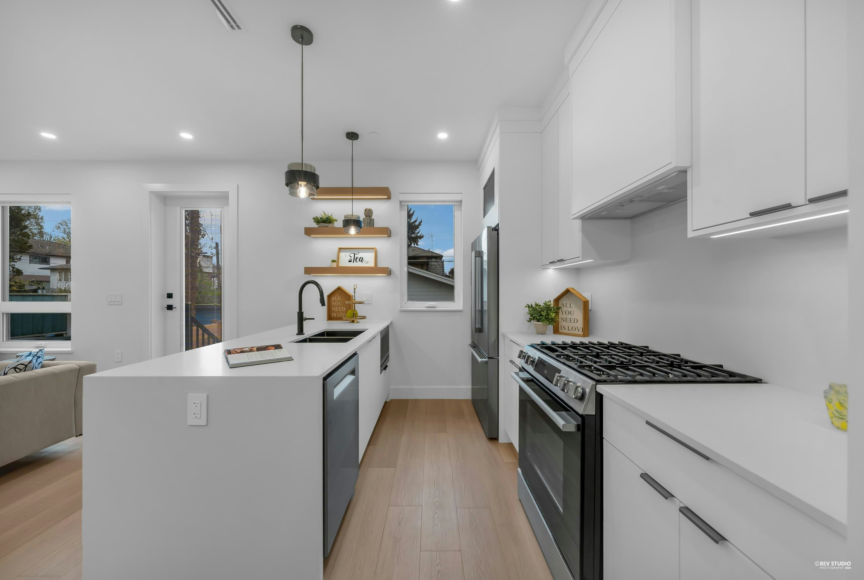 2713 Cheyenne Avenue, Vancouver, BC, V5R 4R5 - 9