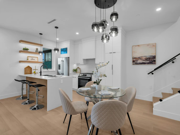 2713 Cheyenne Avenue, Vancouver, BC, V5R 4R5 - 11